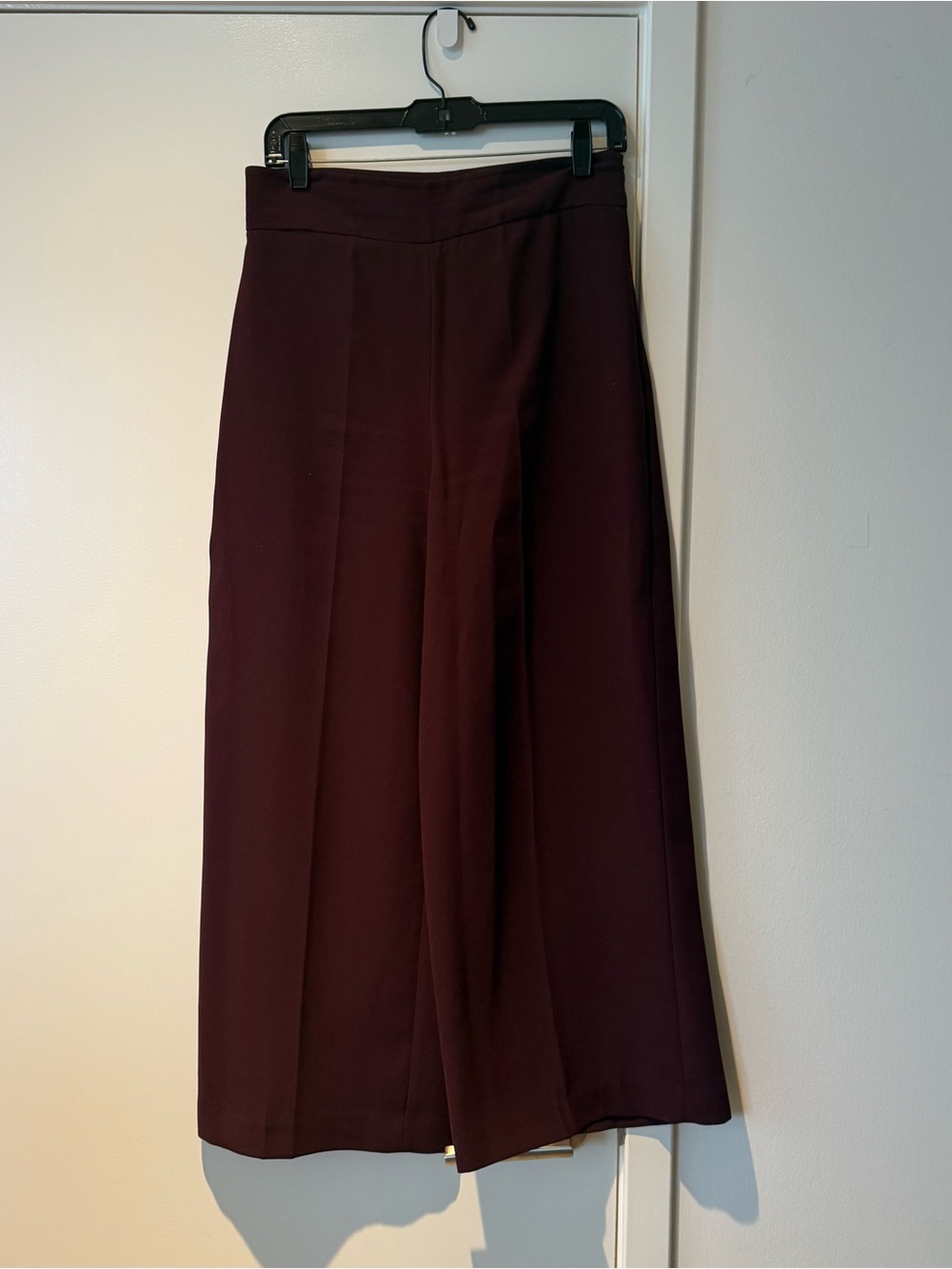Zara Wide-Leg Cropped Pants in Burgundy